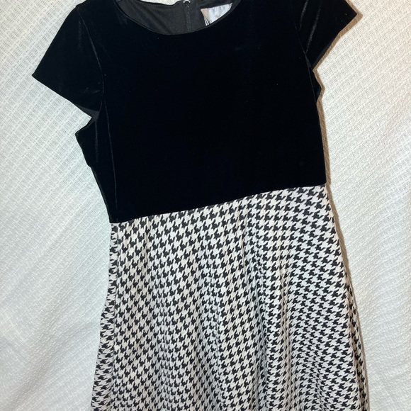 Rare Editions Elegant Black Dress - Picture 1 of 3